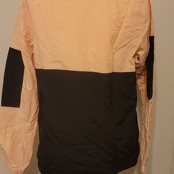 Gnarly windbreaker  kangaroo pounch. Xs - Picture 4 of 10